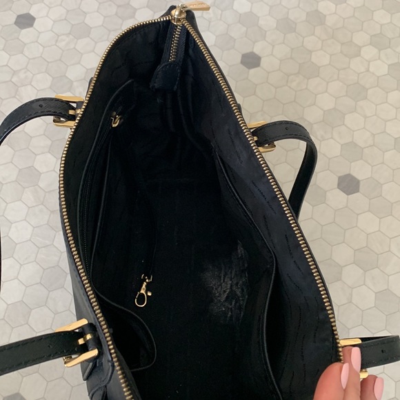 Black Michael Kohrs Purse - Picture 5 of 6